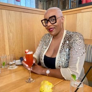 Meet your Posher, Ebonee